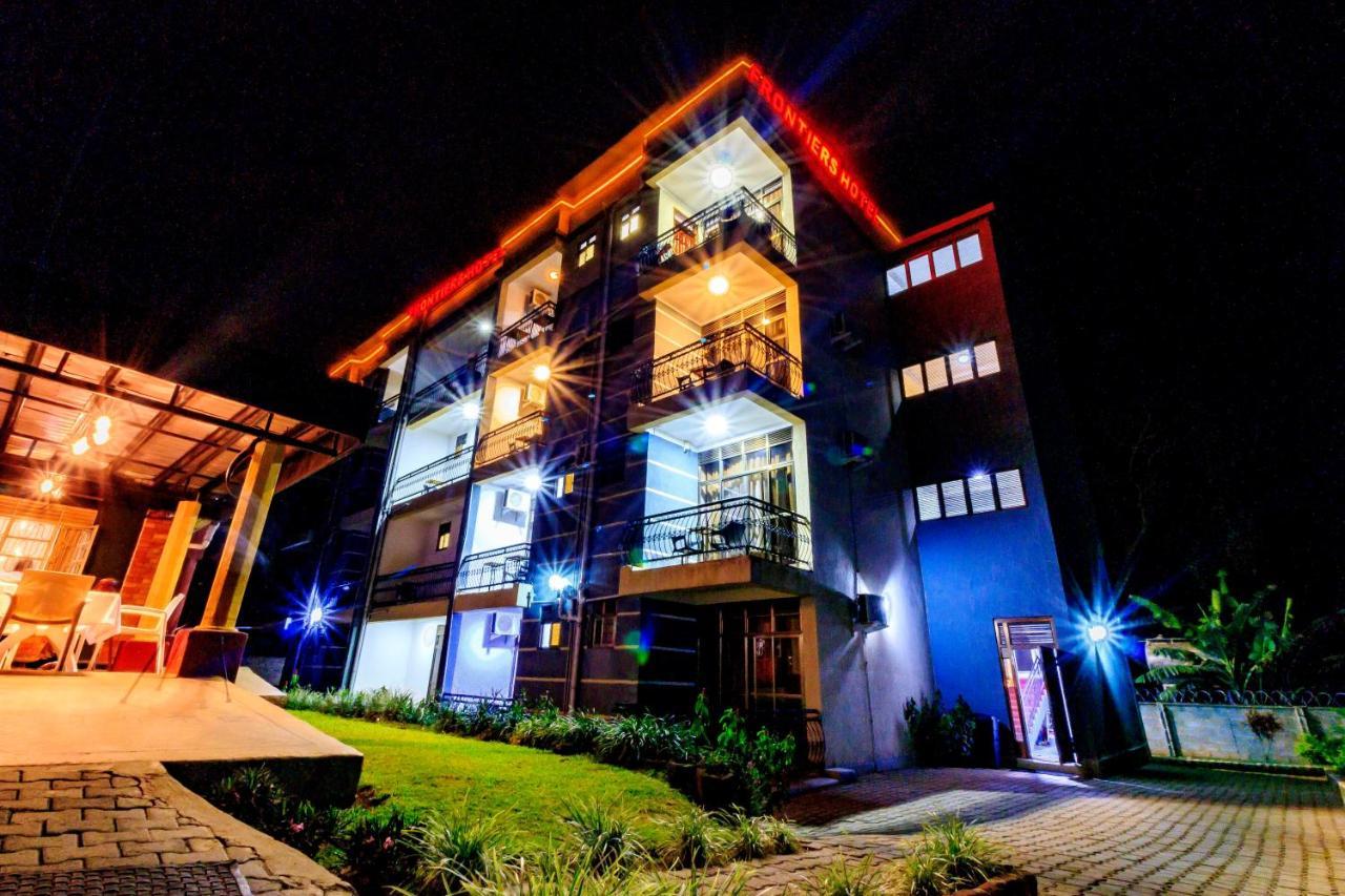 Frontiers Hotel エンテベ エクステリア 写真