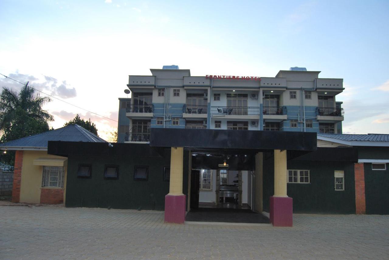 Frontiers Hotel エンテベ エクステリア 写真