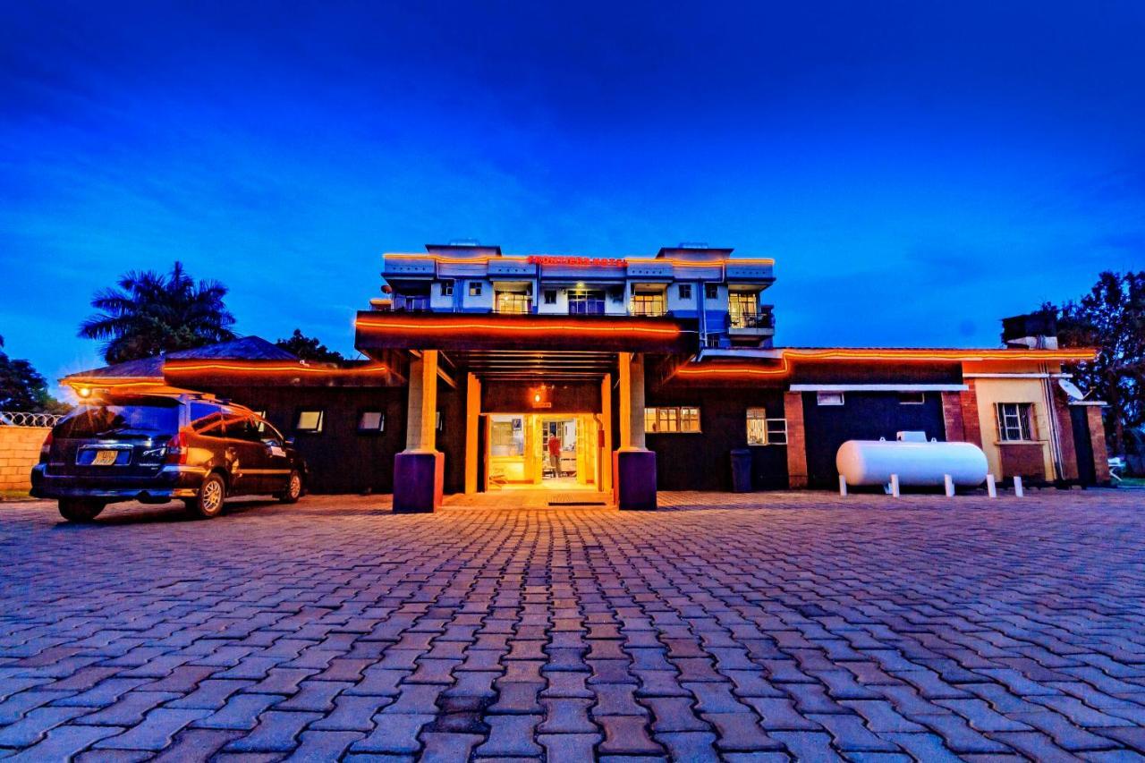 Frontiers Hotel エンテベ エクステリア 写真