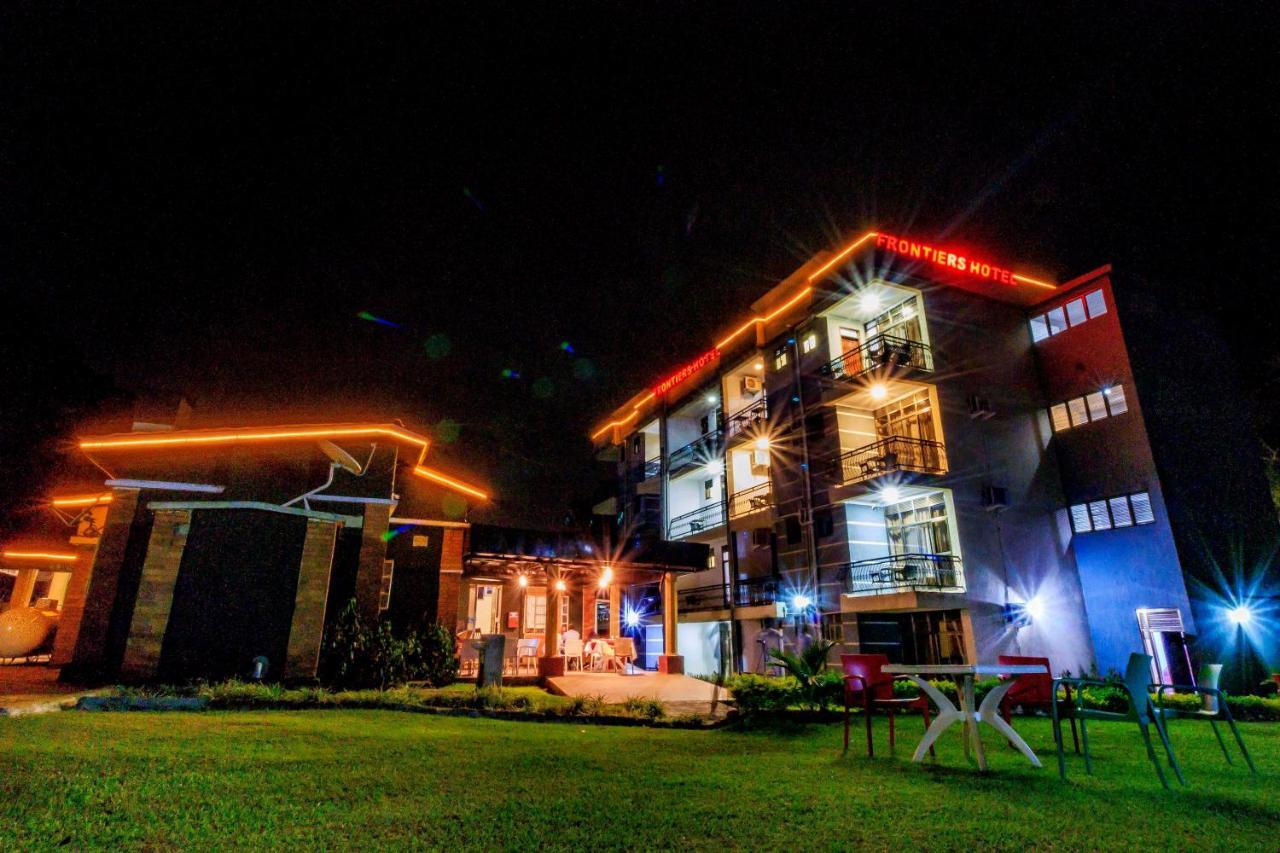 Frontiers Hotel エンテベ エクステリア 写真